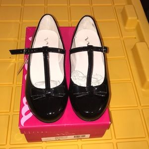 BLACK PATENT LEATHER TSTRAP SHOE